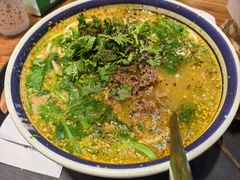 -云阿蛮云南生烫牛肉米线(奉贤路店)