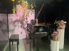 -北京圣典成人钢琴俱乐部(德思勤店)