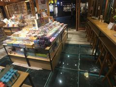 零售区-猫的天空之城概念书店(丽江古城饮玉巷店)