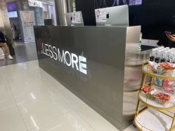 -LESSMORE科技头皮理容中心