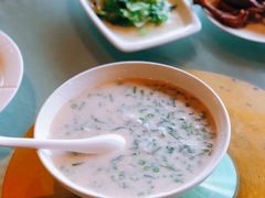 -湖泉水云间餐厅·弥勒地道菜(B座店)