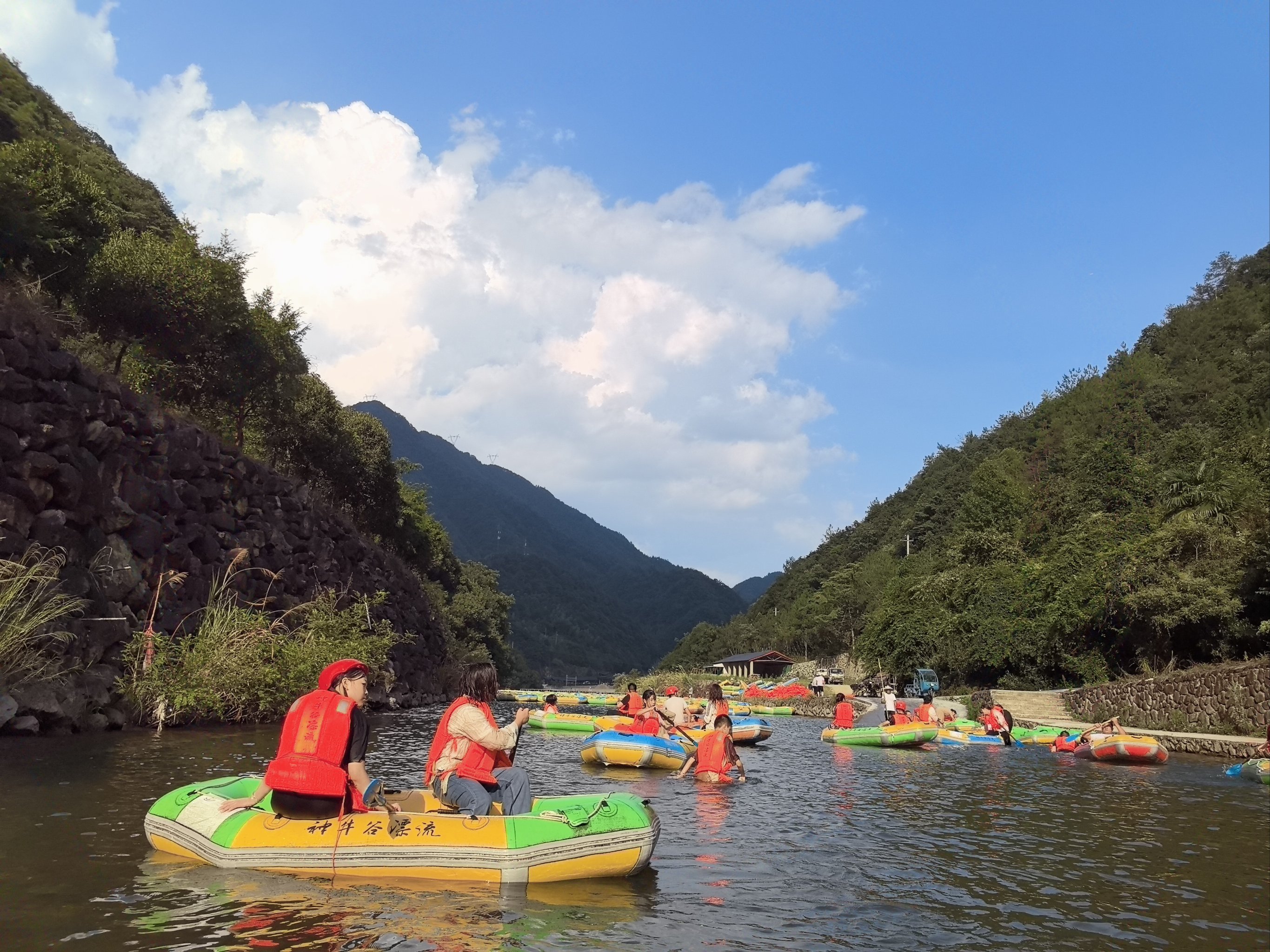 牛头山漂流图片