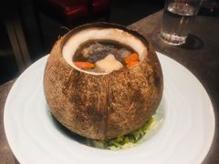原汁椰子乌鸡功夫炖汤-汤城小厨•粤菜•靓汤(苏州街店)