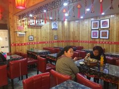 -愉肴麻辣香锅(中山路店)