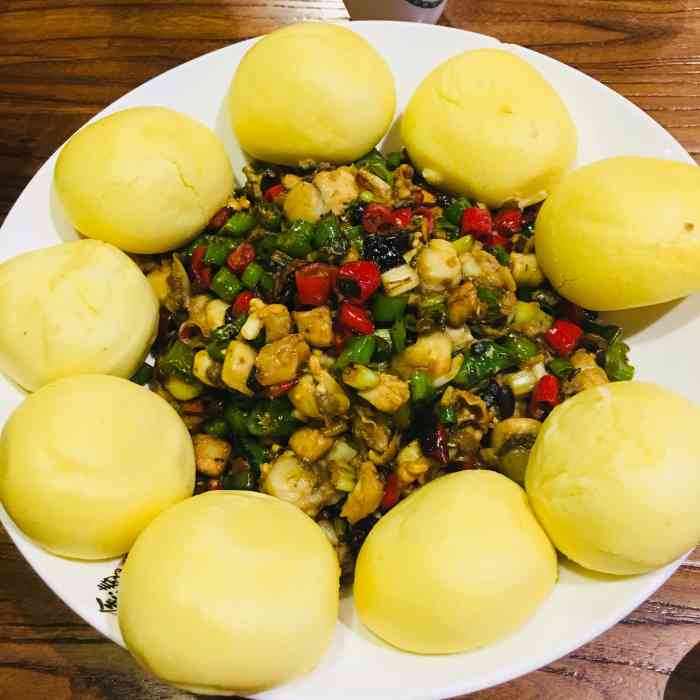 金涛小海鲜(濮阳店)-"再也找不到更差劲的服务员了,尤其是门口那.