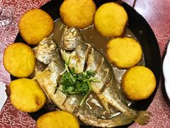 黄花鱼贴饼子-华圆美食