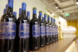 -变画·发型STUDIO