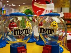 -m豆巧克力世界(上海世茂广场店)