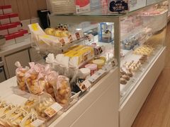 面包甜点陈列柜-好利来(东直门银座店)