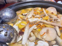 -菌之家·专业纯野生菌火锅·特色炒菌
