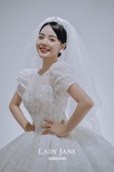 -Lady  Jane高端婚纱礼服馆