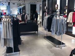 店内环境-塞拉瓦莱名品奥特莱斯