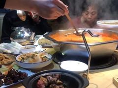 -野山舂·贵州现舂酸汤火锅(鸿通城店)