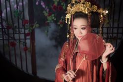 点击看大图 -九月鹰飞汉服摄影工作室