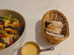 卷腹大虾坚果沙拉-Future&Kitchen
