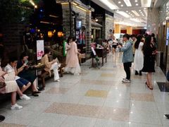 等位区-绿茶餐厅(昆明世纪金源店)