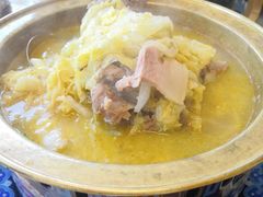 大骨头炖酸菜-关东小磨东北菜(上海长风大悦城店)