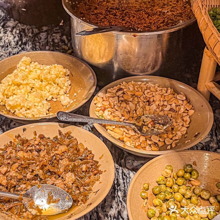 来乐山必吃的谢老五跷脚牛肉，冲就对了✔️