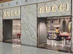 -Gucci(戴高乐机场T 2E)