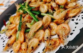 Scallion Stir-fried Small Shrimp