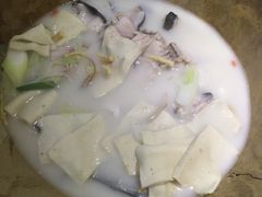 -滇香肴·云南菜蒸汽石锅鱼(云南北路店)
