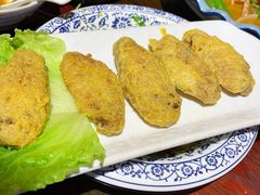 咸蛋黄碰撞鸡翅-手抄板凳江南菜(湖滨商业街店)