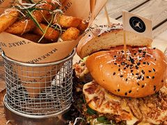 -Mark&Mars Restaurant