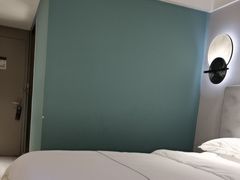 -白玉兰酒店(上海田子坊马当路地铁站店)