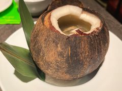 原只椰炖乌鸡汤-汤城小厨•粤菜•靓汤(苏州街店)