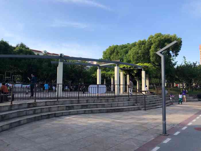 嘉川路小游园-"附近一街坊啥的都玩腻了,无意中搜到嘉川路.