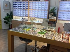 -天空之镜眼镜店蔡司依视路配镜授权零售店(望京颐堤港店)