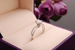 威德5-威德钻石-克拉钻大本营(南京东路店)