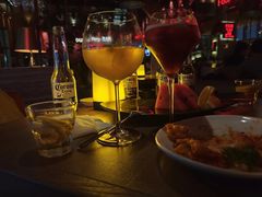 -FOUR PLAY BAR
