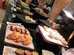 -上海西藏大厦万怡自助餐厅(徐汇店)