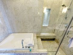 -上海虹桥西郊假日酒店