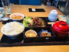 岩烧雪花牛肉定食-味太助·银饭食堂(中华城店)
