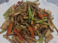 茶树菇爆豆腐-素心斋素食餐厅