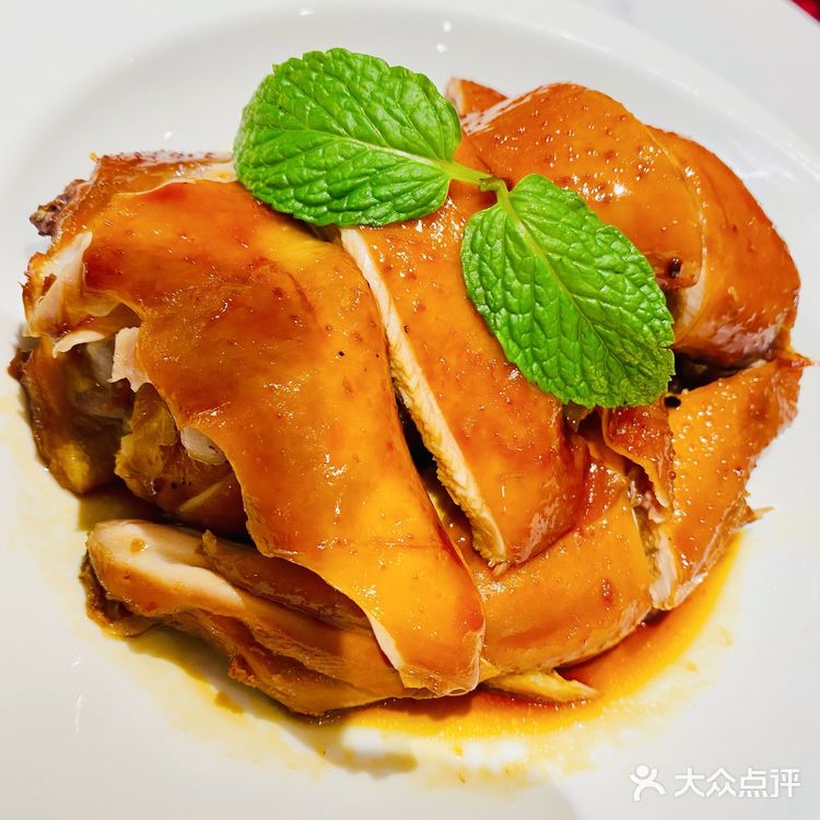 挤走奈雪的金玡居，去得很巧，没有排队，面条人均70一碗