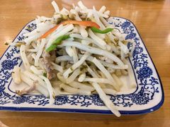 芦苇根炒咸菜肉丝-品鲜村农家菜·阳澄湖大闸蟹(总店)