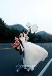 -雪中彩影婚纱摄影·品控旗舰店