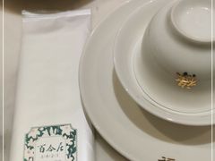 -香港百合居(LCM置汇旭辉广场店)