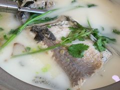 砂锅鱼头-天乐农家鱼头王(天目湖店)