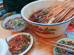 -拈签一笑黄牛肉辣卤串串
