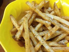 -BHC炸鸡(明洞总店)