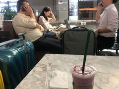 -星巴克(上海虹桥站2A检票口)