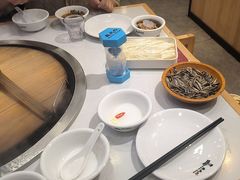 -鲁员外地锅鸡地锅鱼(古墩路店)