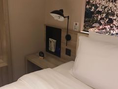 -杭州西湖湖滨银泰亚朵酒店