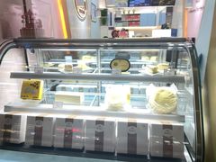 面包甜点陈列柜-薇薇安千层蛋糕(府城店)
