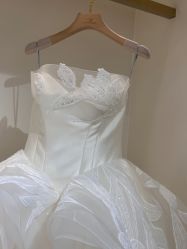 点击看大图 -拉瑞娜LaReine婚纱礼服高级定制