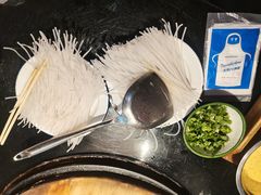 -鱼窝棚柴火铁锅炖(富山屯店)